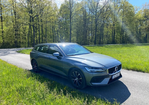 Volvo V60 cena 75000 przebieg: 202000, rok produkcji 2019 z Staszów małe 92